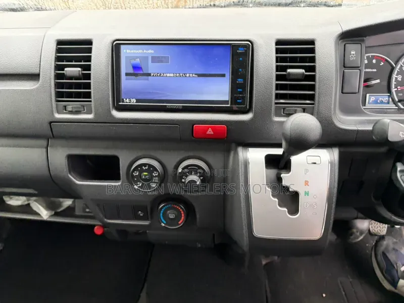 Toyota HiAce 2019 Silver