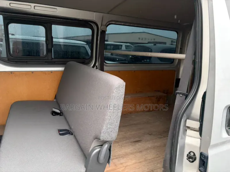 Toyota HiAce 2019 Silver