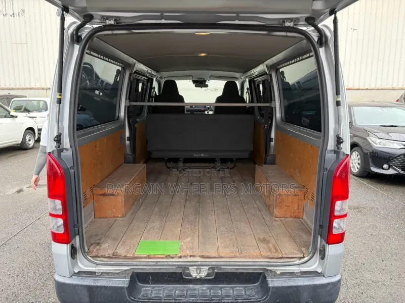 Toyota HiAce 2019 Silver