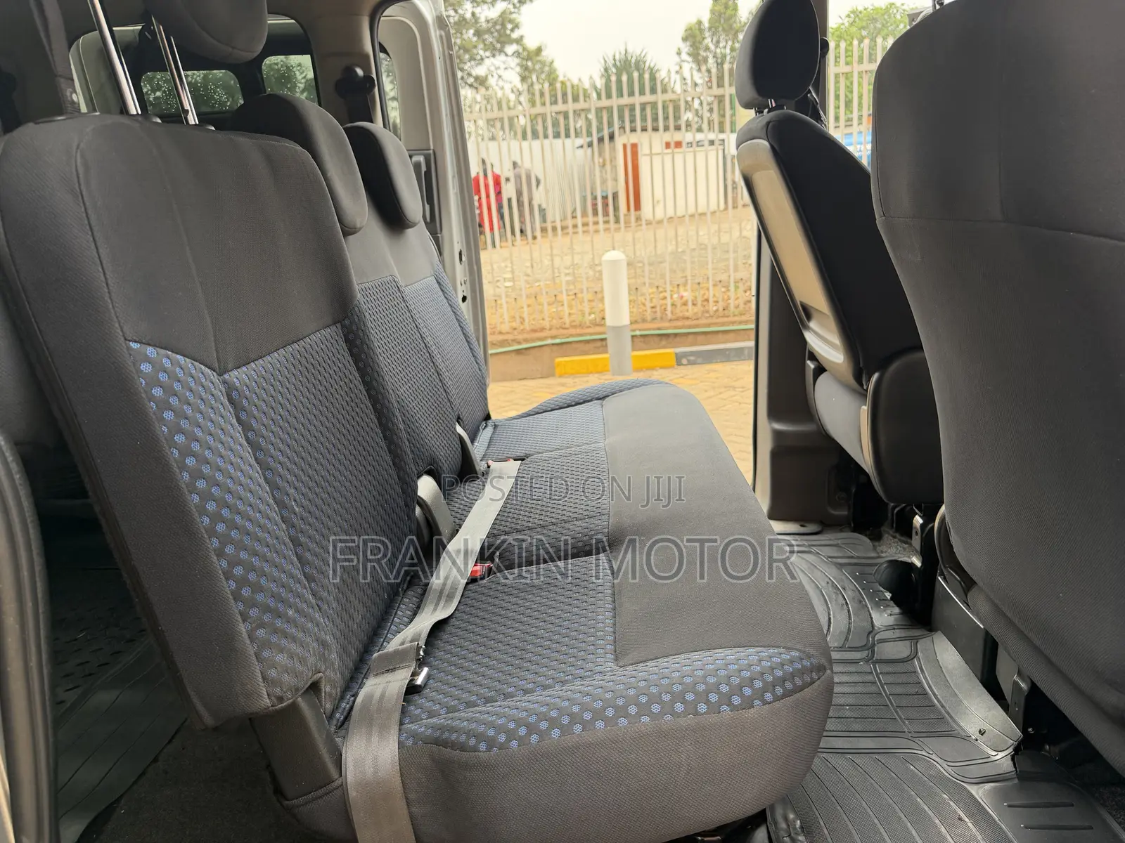 Nissan NP200 2009 Silver