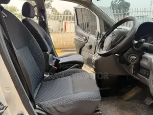 Nissan NP200 2009 Silver