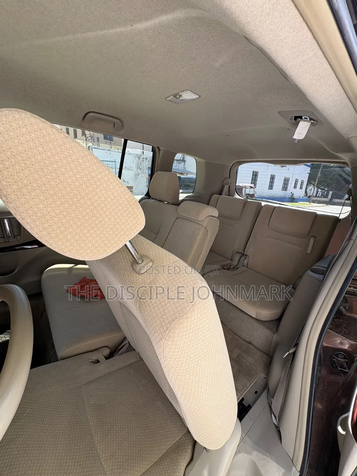 Toyota ISIS 2015 Brown