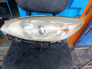 Premacy Non-Xenon Headlight