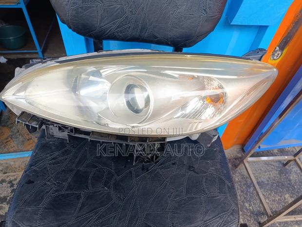 Premacy Non-Xenon Headlight