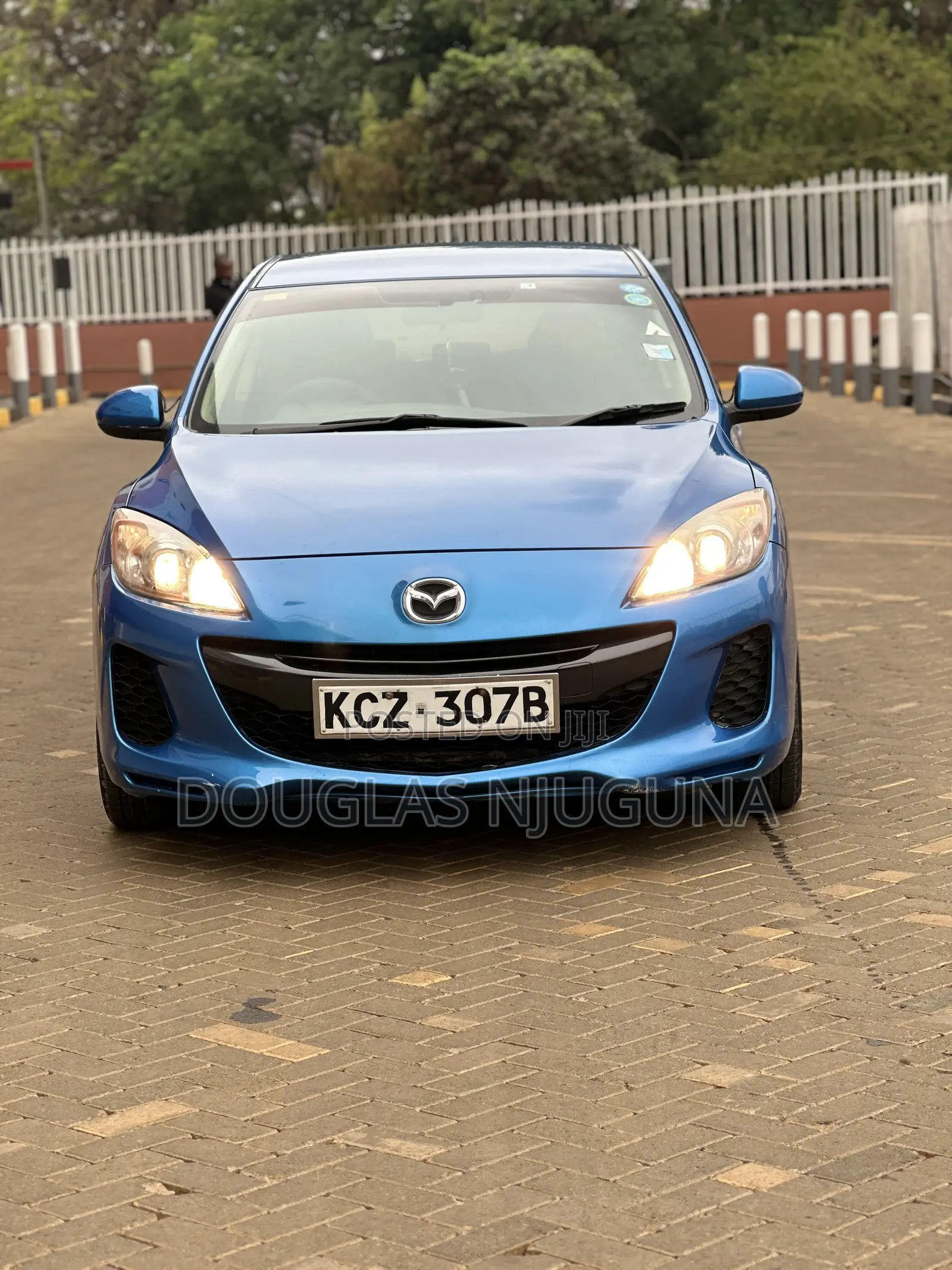 Mazda Axela 2013 Blue