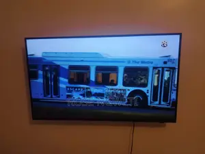 Clean, Well Used SAMSUNG 43inch TV
