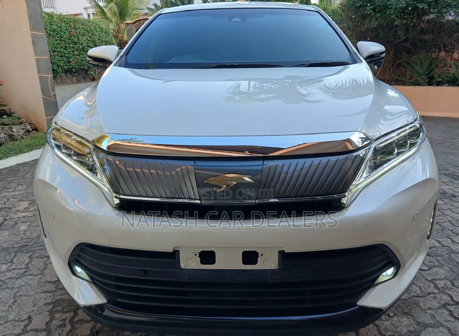 Toyota Harrier 2.0 2019 White