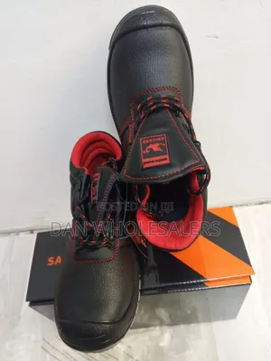 Knicker Safety Boots Durable Industrial Protection for Workers