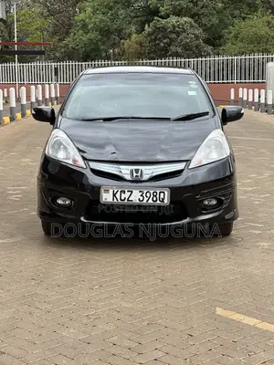 Honda Fit Shuttle 1.3 Hybrid 2WD 2013 Black