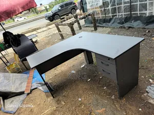 Front View Modern Desk//L-Executive Desk