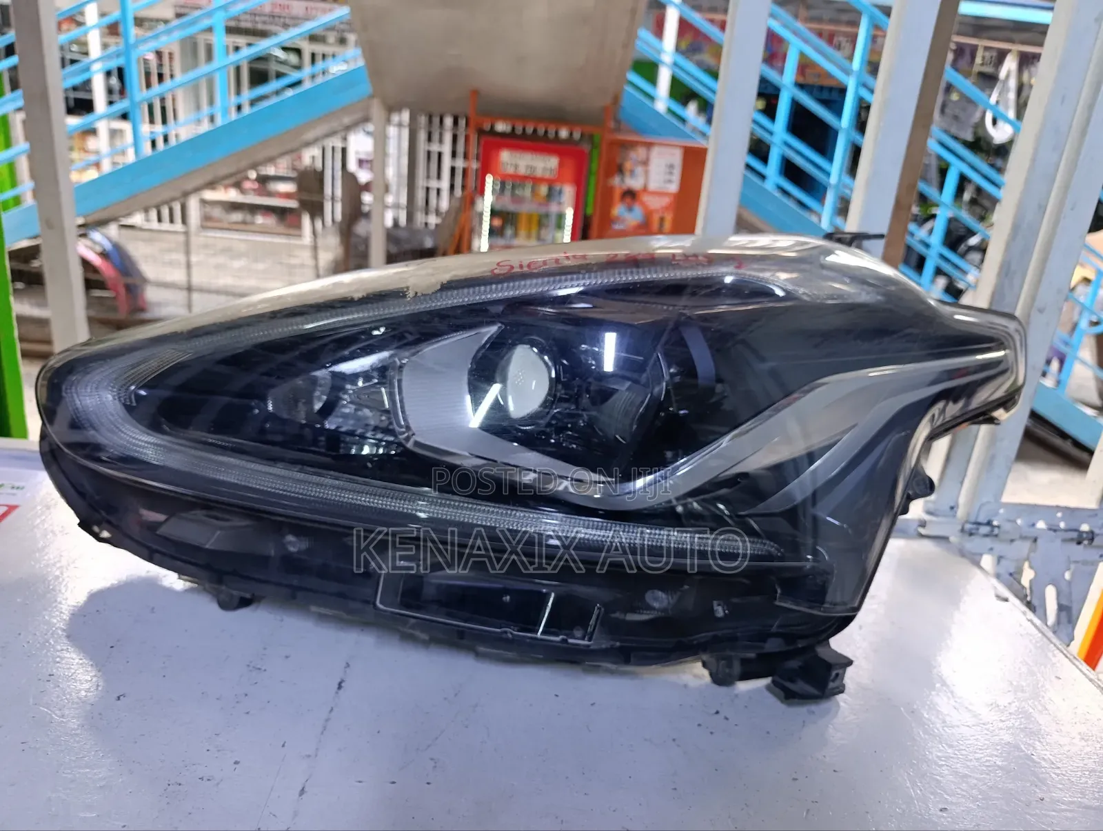 Sienta 2016-2018 Xenon (Part No 52-289) Headlight