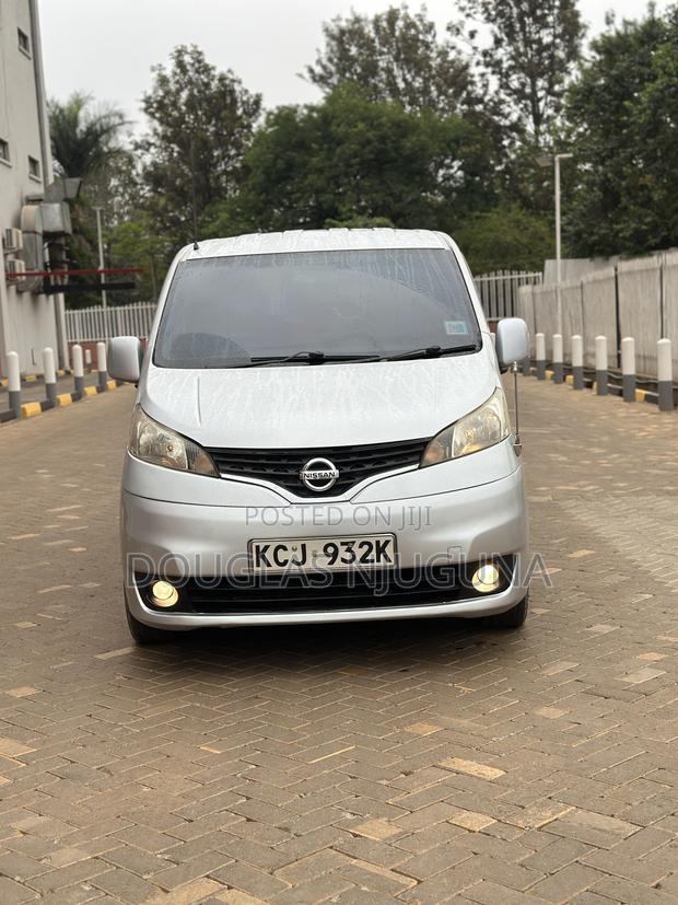 Nissan NV200 2010 Silver