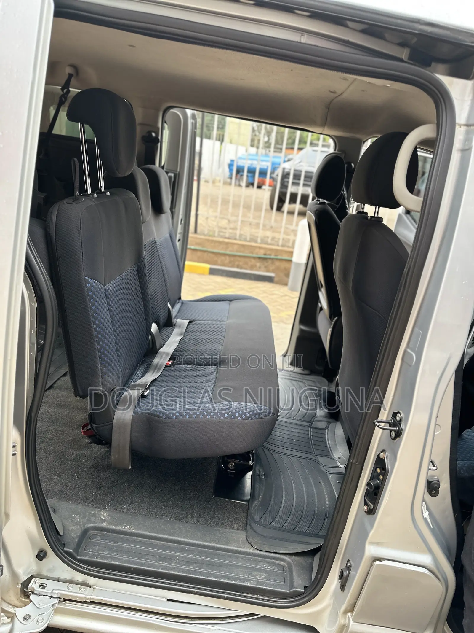 Nissan NV200 2010 Silver