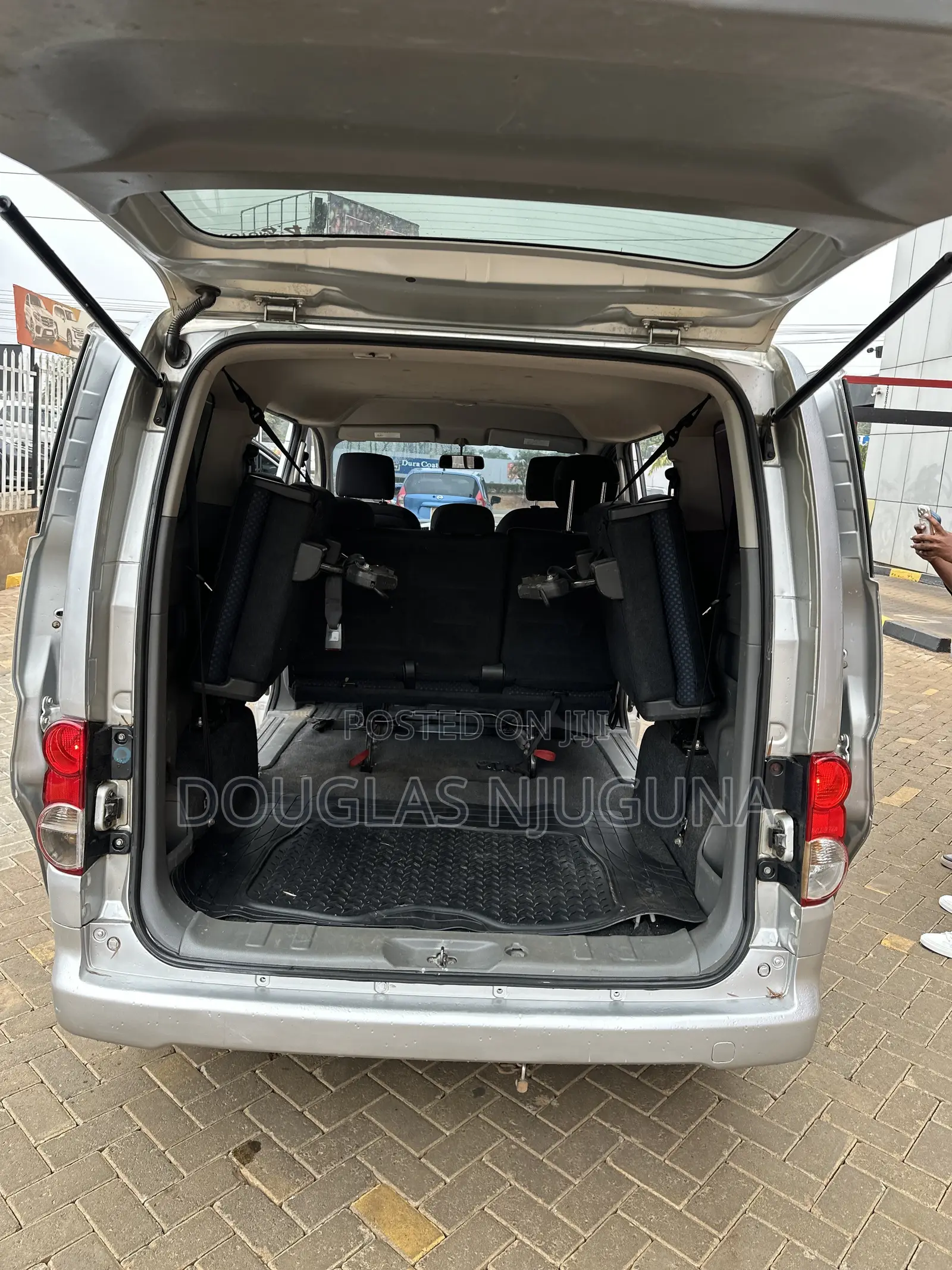 Nissan NV200 2010 Silver