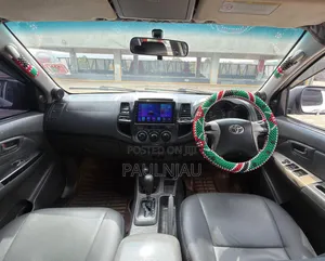 Toyota Hilux 2013