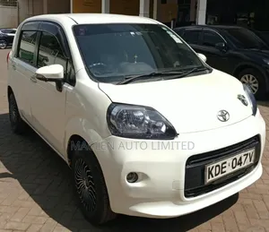 Toyota Porte 2014 White