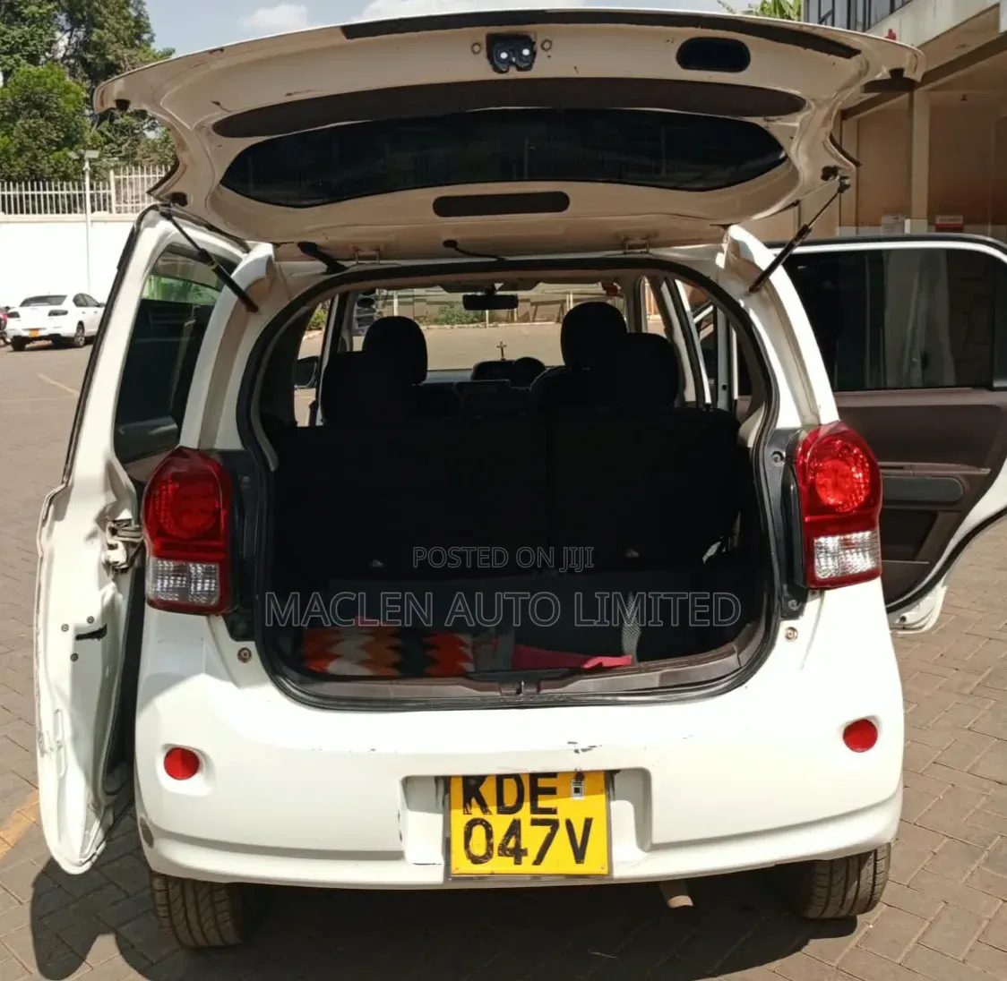 Toyota Porte 2014 White