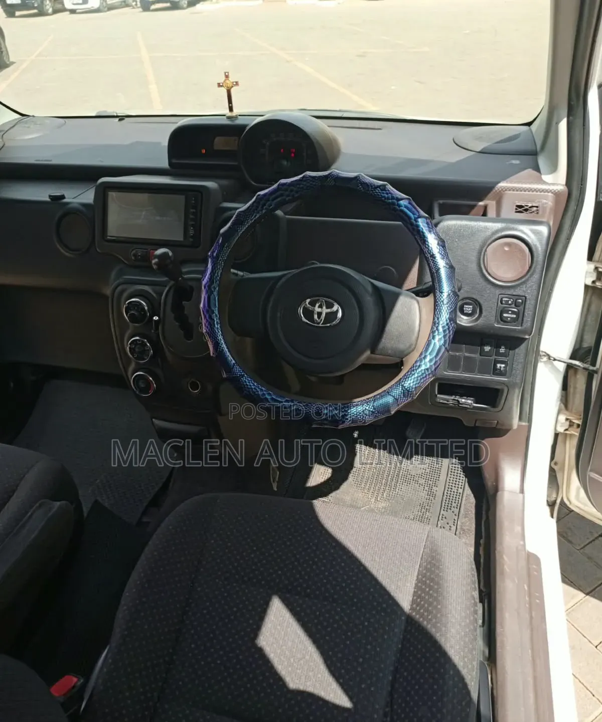 Toyota Porte 2014 White