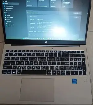 Laptop HP 250 G10 16GB Intel Core i5 SSD 512GB