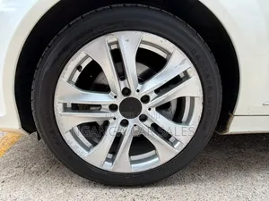 Mercedes-Benz C200 2011 White