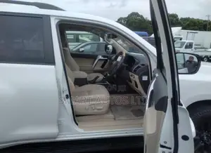 Toyota Land Cruiser Prado 2.8 2022 White