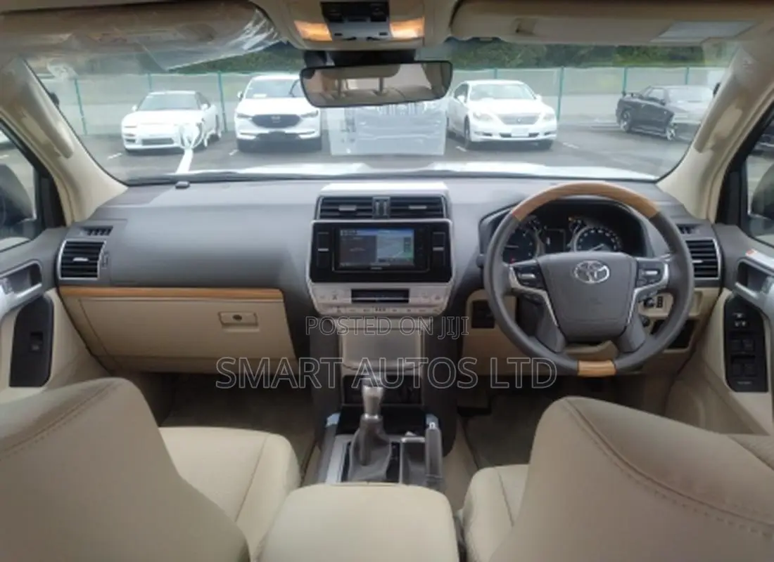 Toyota Land Cruiser Prado 2.8 2022 White