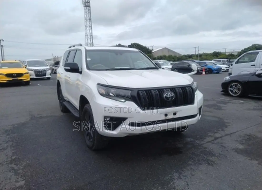 Toyota Land Cruiser Prado 2.8 2022 White