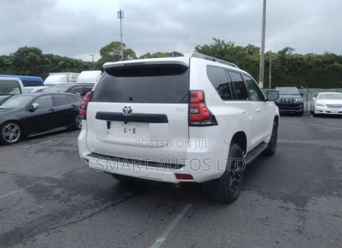 Toyota Land Cruiser Prado 2.8 2022 White