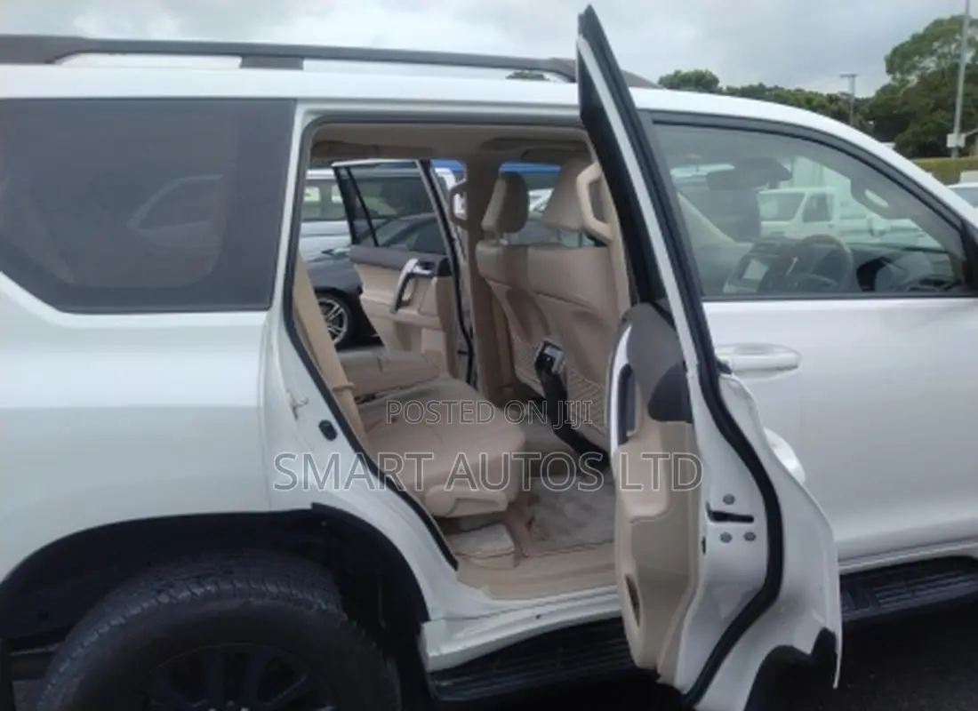 Toyota Land Cruiser Prado 2.8 2022 White