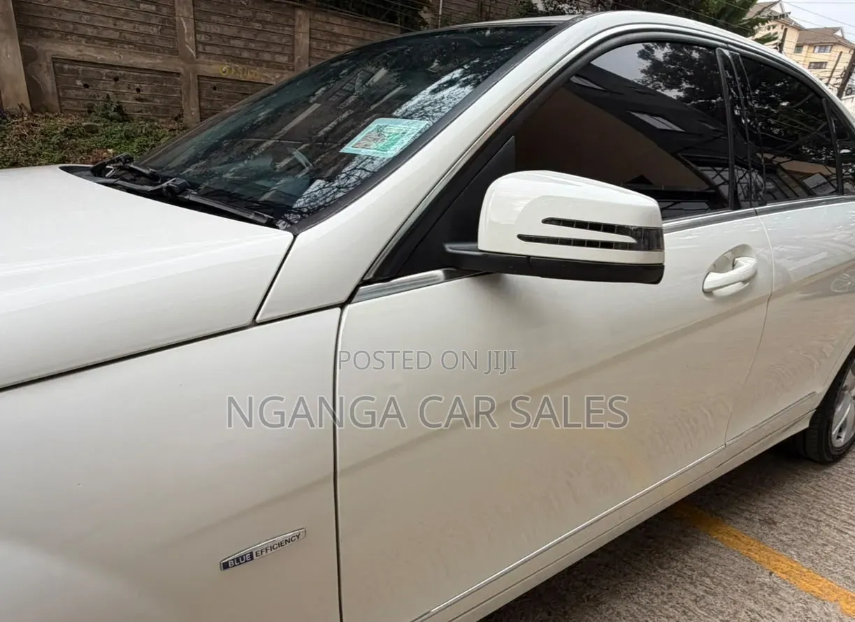 Mercedes-Benz C200 2011 White