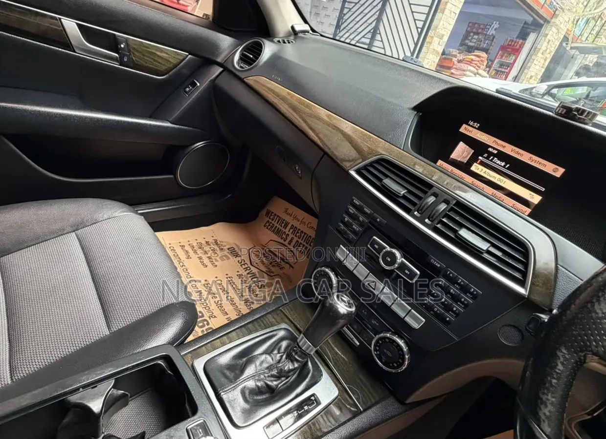 Mercedes-Benz C200 2011 White