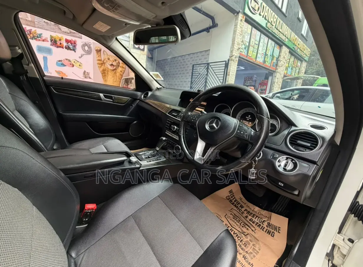 Mercedes-Benz C200 2011 White