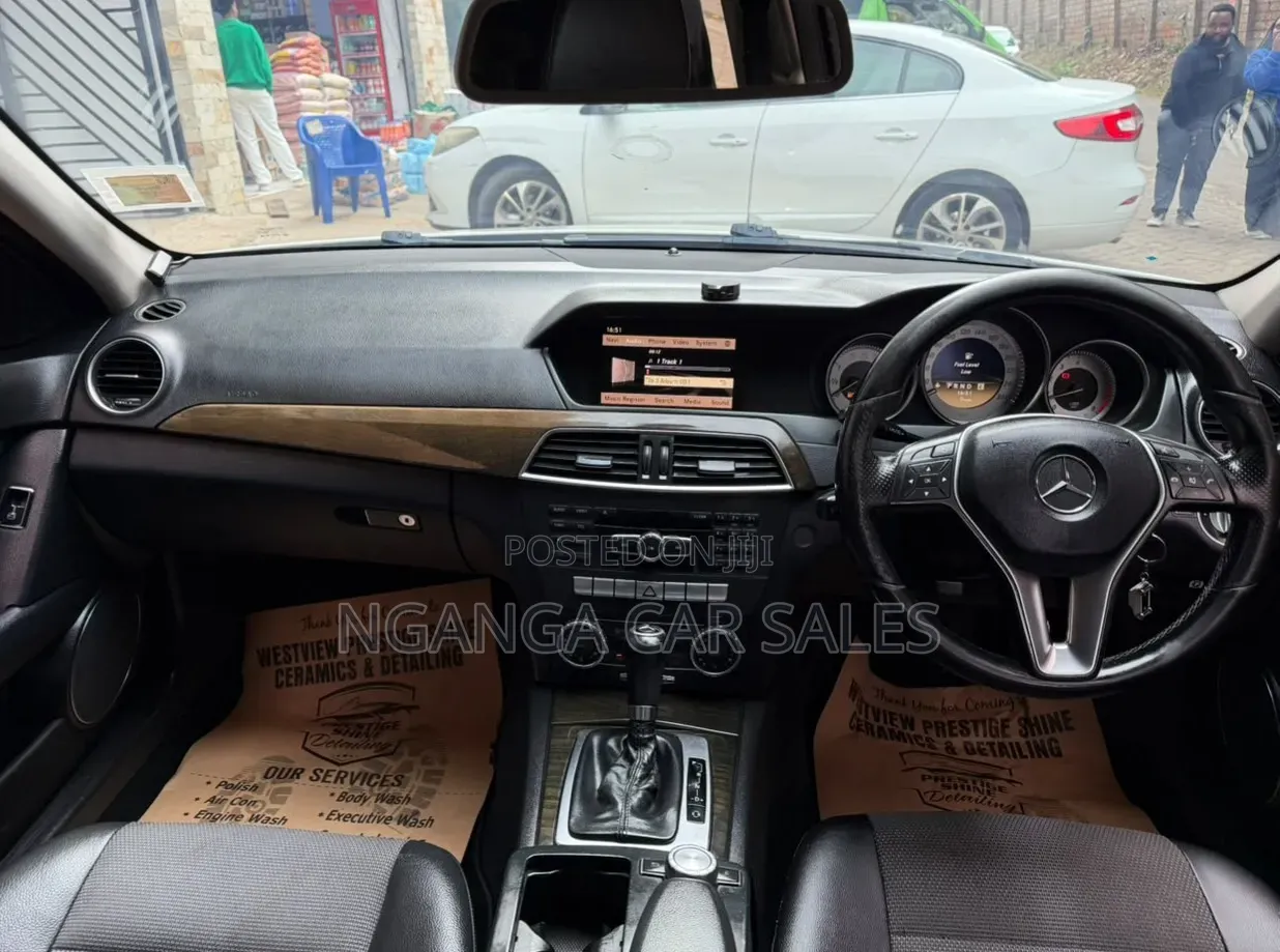Mercedes-Benz C200 2011 White