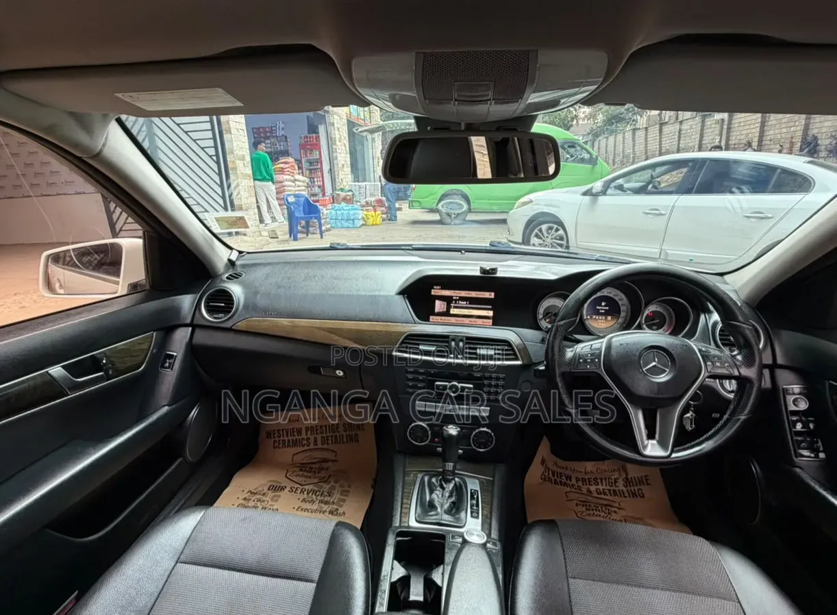 Mercedes-Benz C200 2011 White