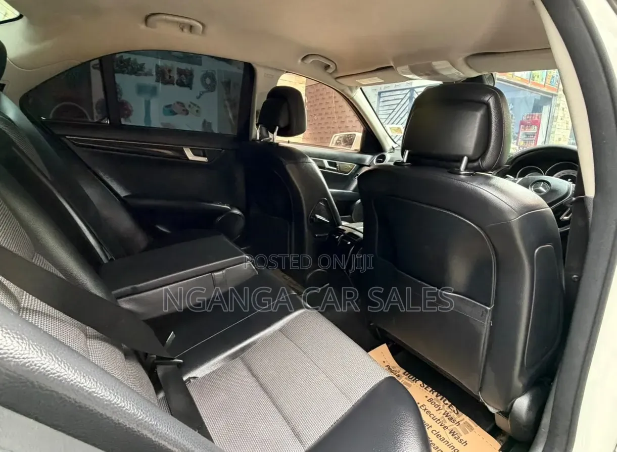 Mercedes-Benz C200 2011 White