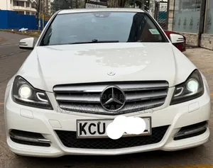 Mercedes-Benz C200 2011 White