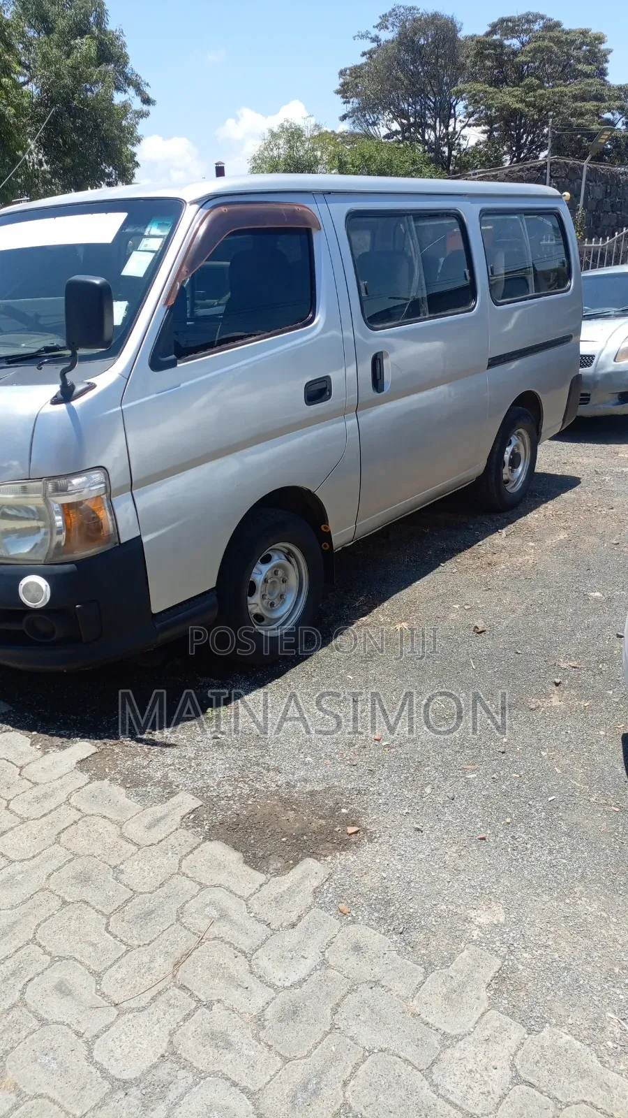 Nissan Caravan (Urvan) 2006 Silver