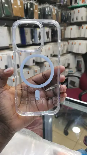 Transparent Phone Case With MagSafe compatibilityiPhone 14 Pro Max