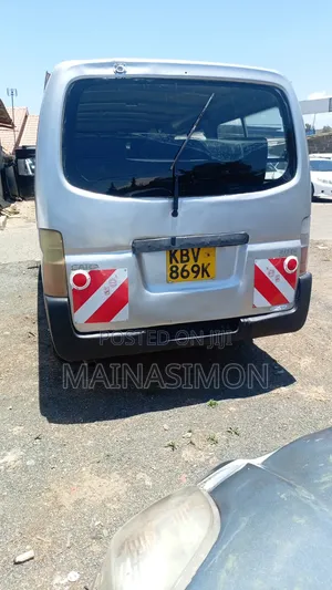 Nissan Caravan (Urvan) 2006 Silver