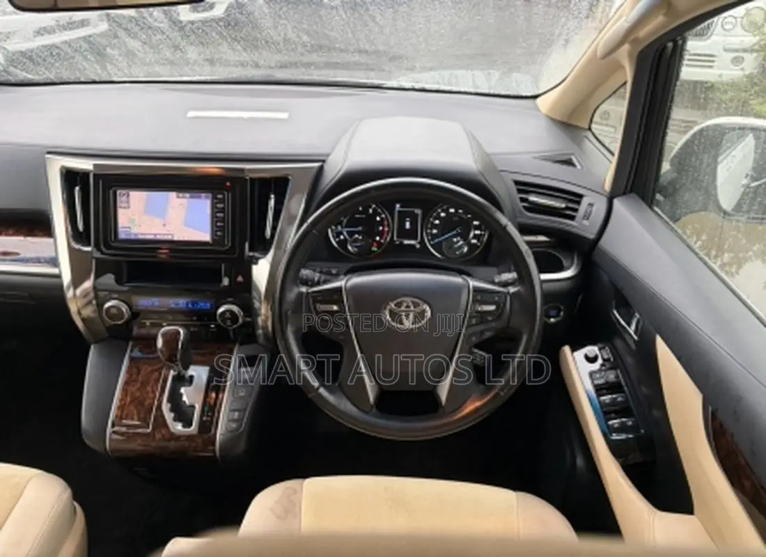 Toyota Alphard 2019 White