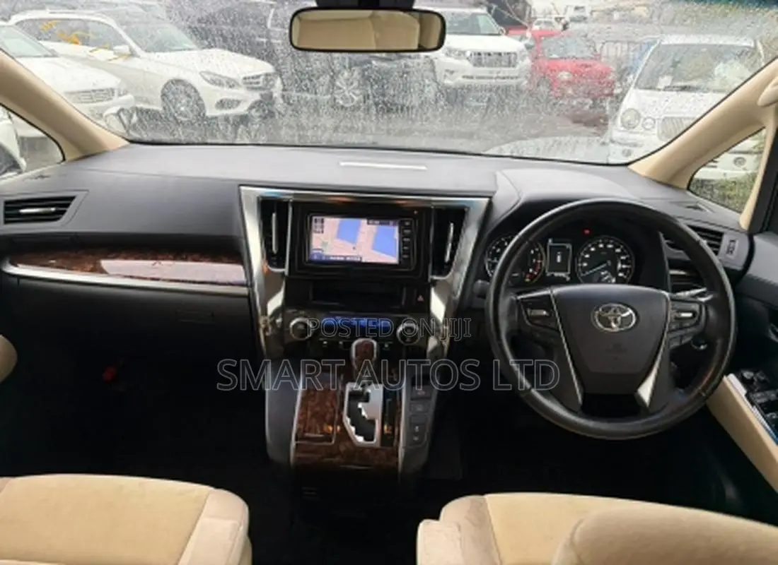 Toyota Alphard 2019 White