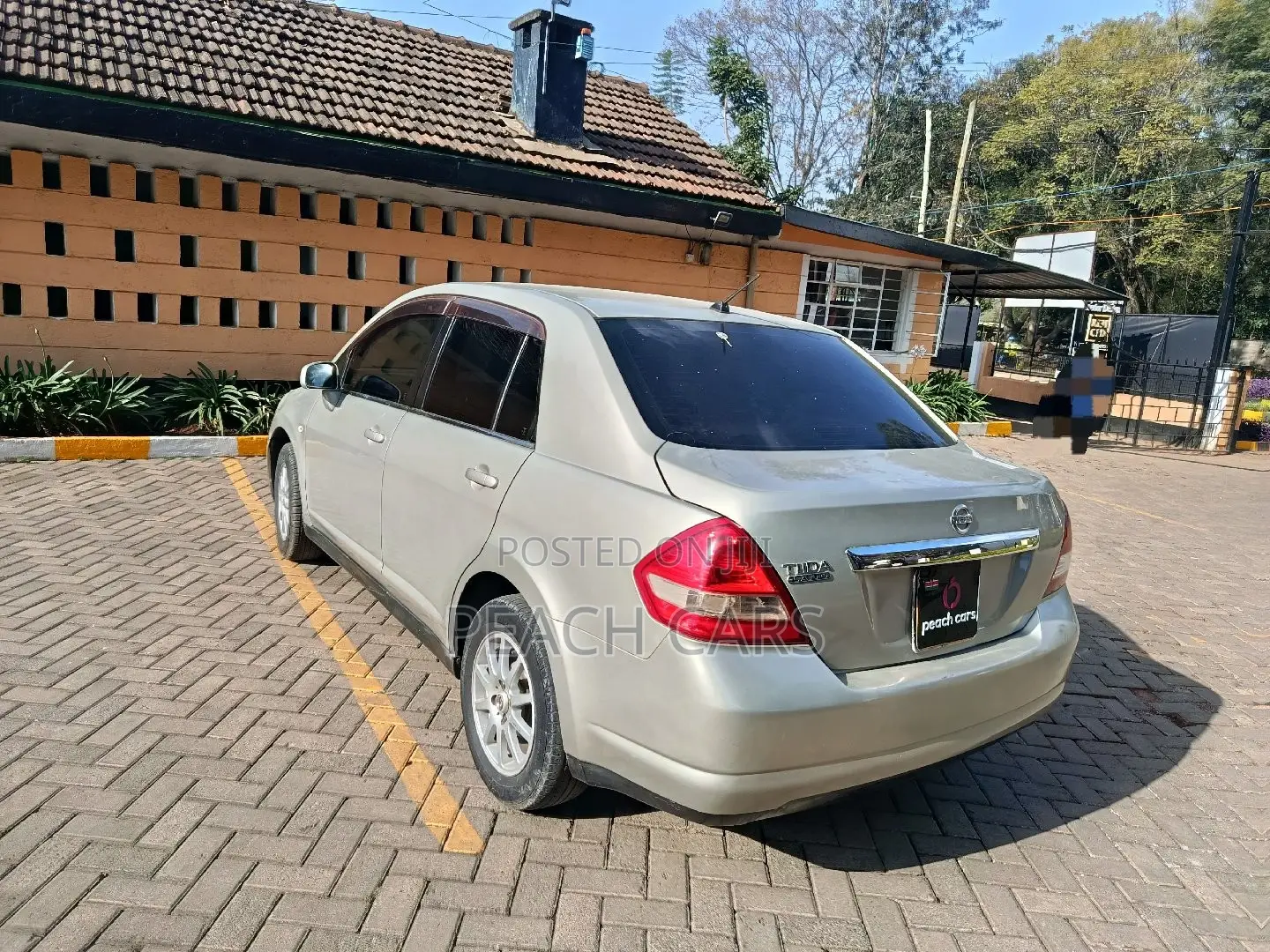 Nissan Tiida 2007 Brown