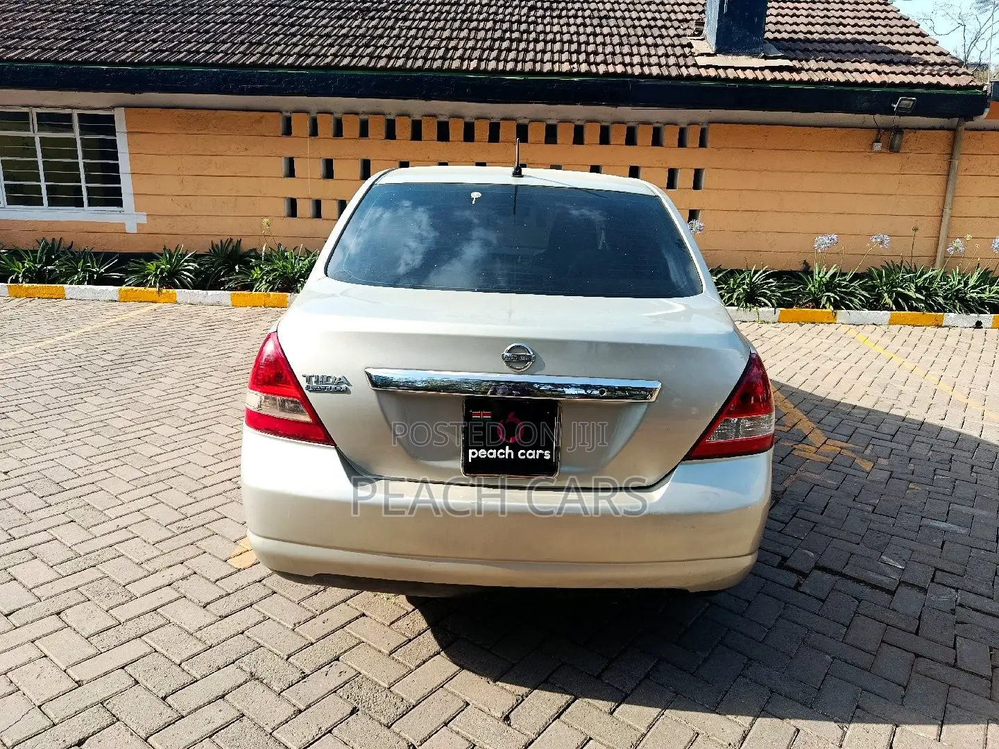 Nissan Tiida 2007 Brown