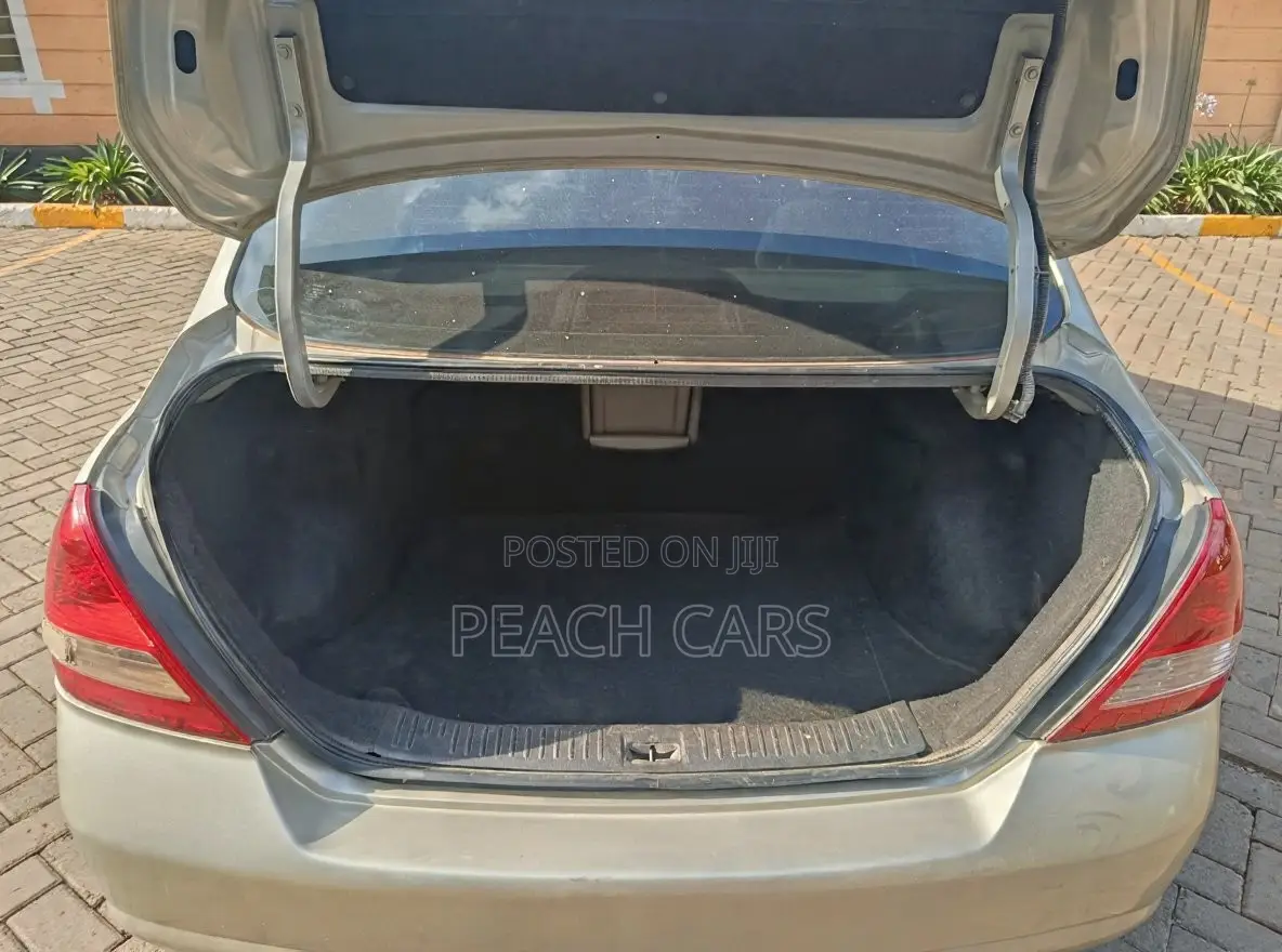 Nissan Tiida 2007 Brown