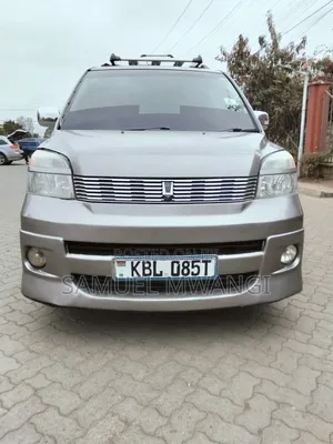 Toyota Voxy 2004 Brown