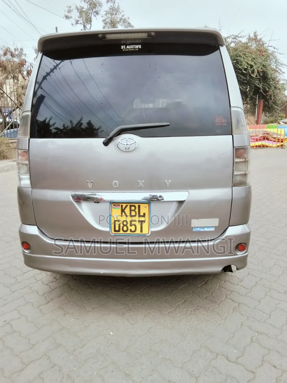 Toyota Voxy 2004 Brown