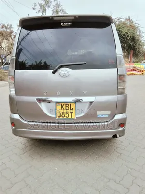 Toyota Voxy 2004 Brown