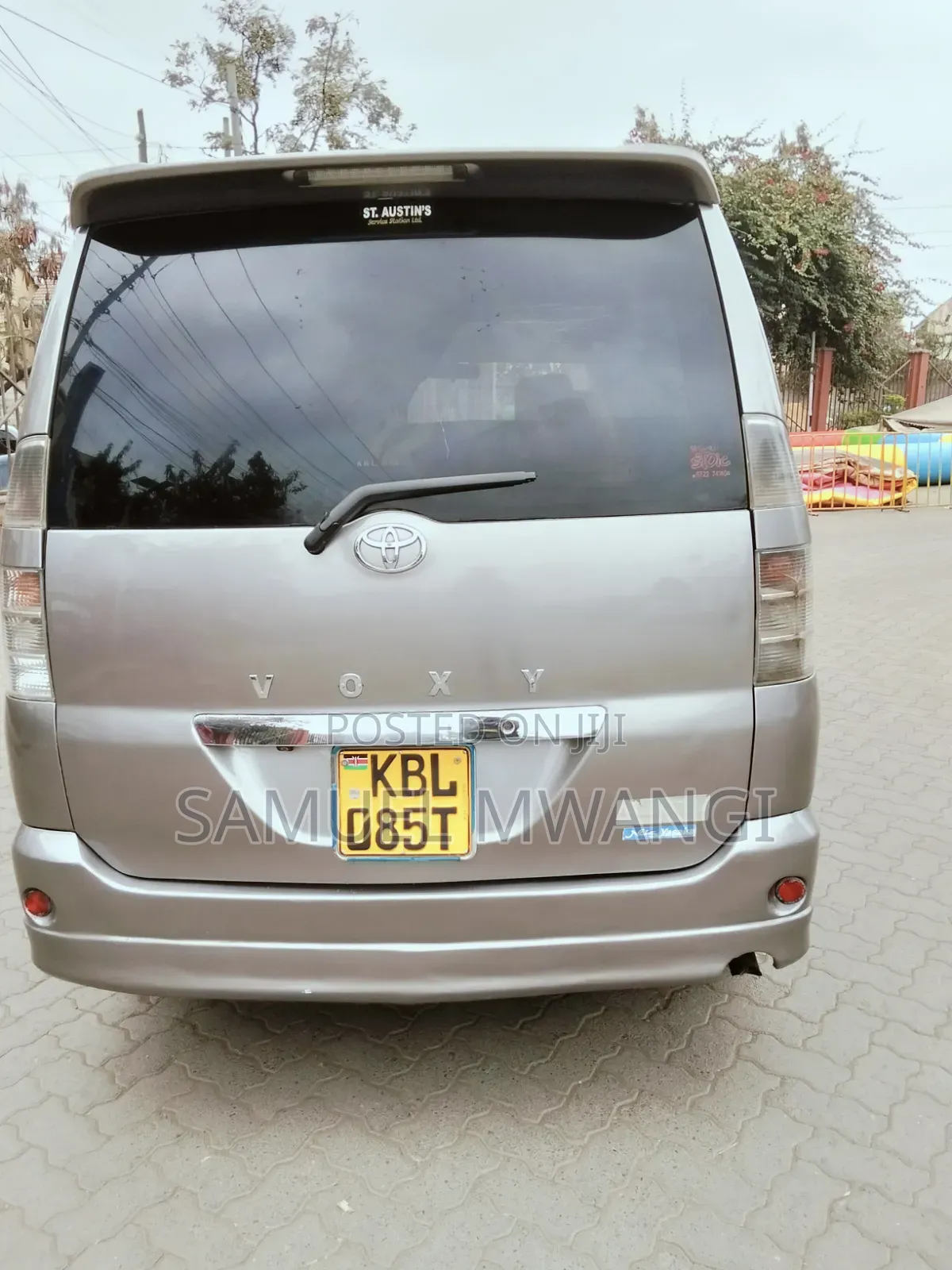 Toyota Voxy 2004 Brown