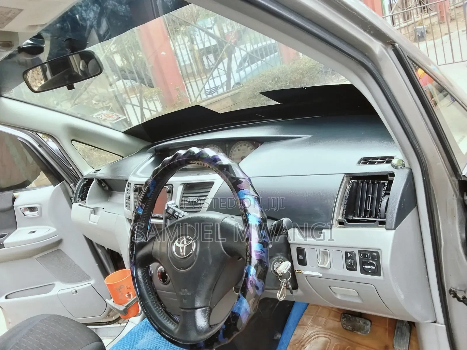 Toyota Voxy 2004 Brown