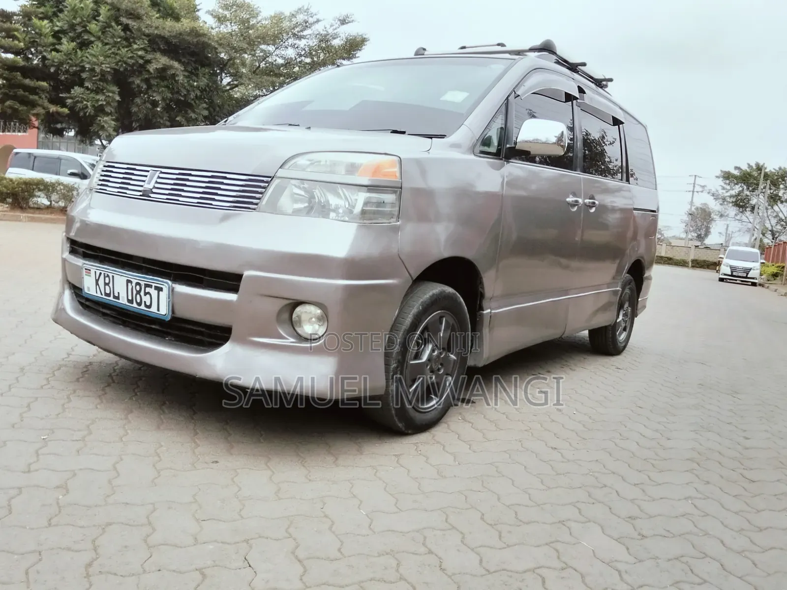 Toyota Voxy 2004 Brown